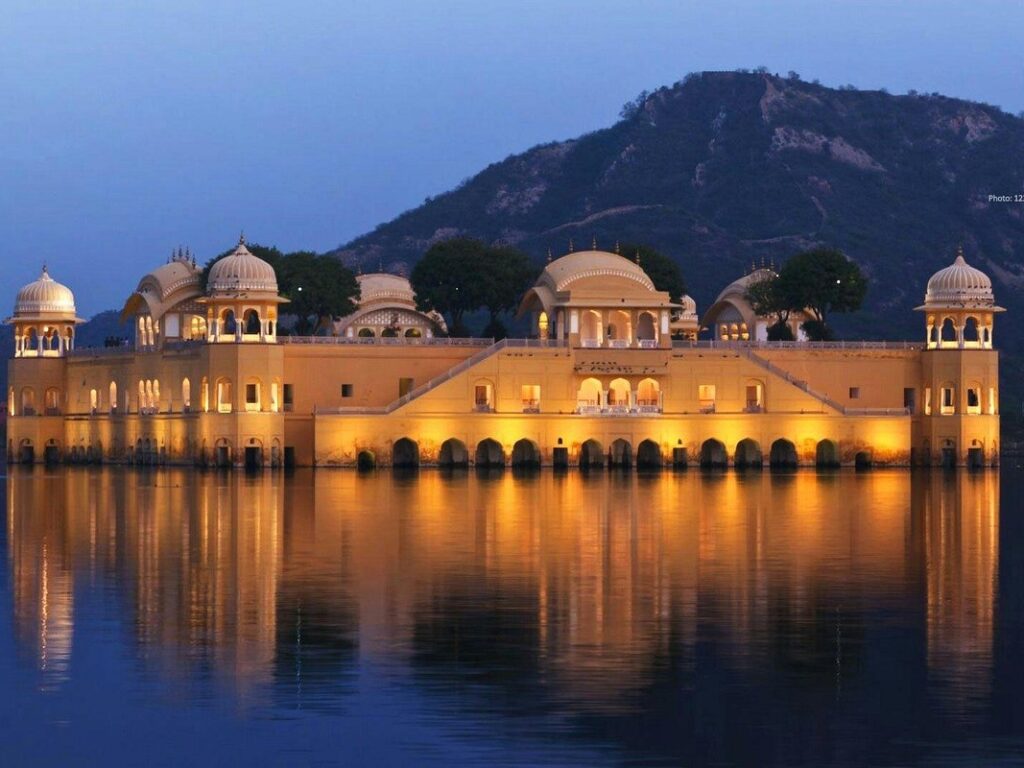 Delhi-Agra-Jaipur Tour 04 Night - Travel Nivriti Kerala's Best Tour Operator_Kerala Tourism Packages (3)